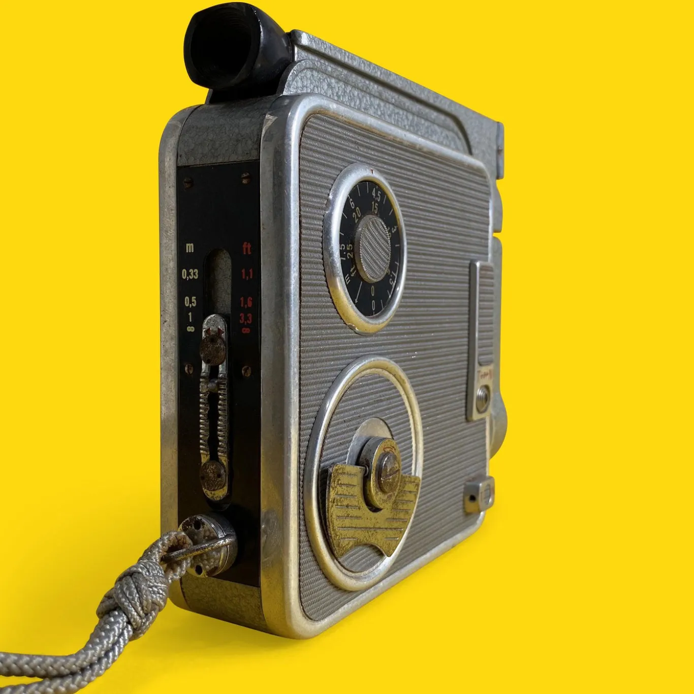 Admica 8F 8mm Vintage Cine Camera