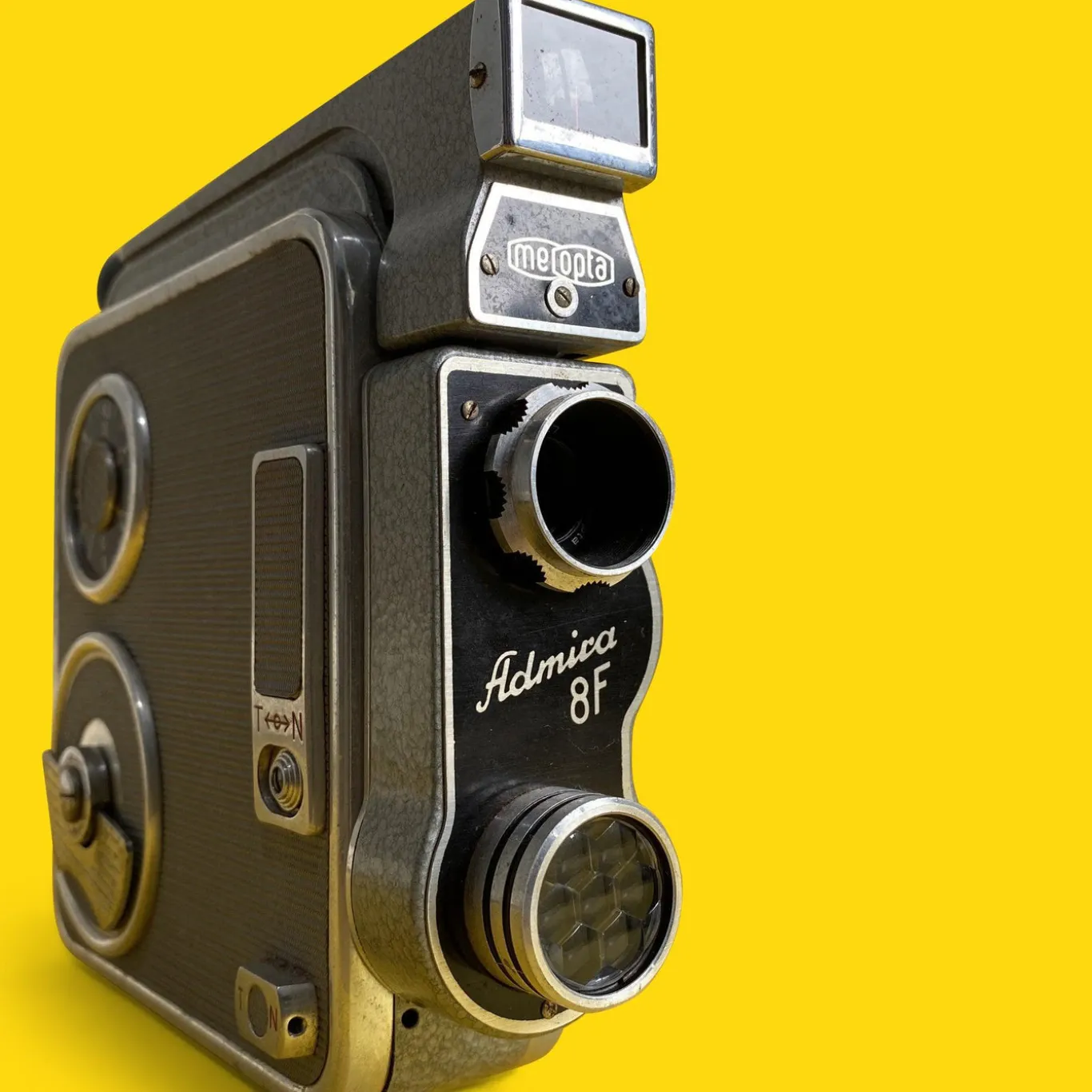 Admica 8F 8mm Vintage Cine Camera