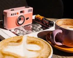 Brand New KUGO 35mm Film Camera Reusable Point And Shoot - Pink