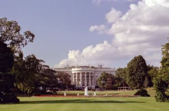 Canon Zoom 35mm f/4 Camera Lens