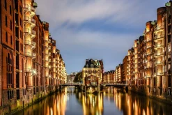 Minolta AF Zoom 35mm f/4 Camera Lens