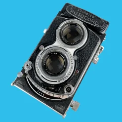 Minolta Autocord With 75mm F3.5 Lens. TLR 6X6 Medium Format Film Camera.
