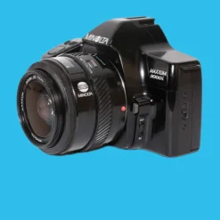 Minolta Dynax 3000i Automatic 35mm SLR Film Camera with Auto Zoom Lens