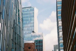 Minolta Dynax 500si Automatic SLR 35mm Film Camera with Auto Zoom Lens