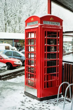 Minolta Dynax 404si Automatic SLR 35mm Film Camera with Auto Zoom Lens