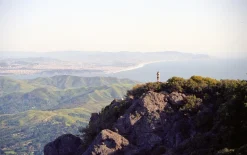 Minolta Dynax SPxi Automatic 35mm SLR Film Camera w/ Auto Zoom Lens