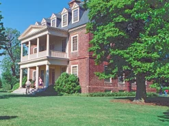 Minolta Dynax SPxi Automatic 35mm SLR Film Camera w/ Auto Zoom Lens