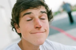 Minolta Maxxum 3xi Automatic 35mm SLR Film Camera with Auto Zoom Lens