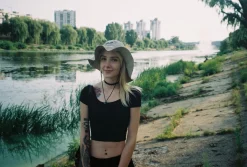 Minolta Riva Zoom 70 Black 35mm Film Camera Point and Shoot