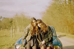 Minolta X-500 SLR 35mm Film Camera with Auto Zoom Lens