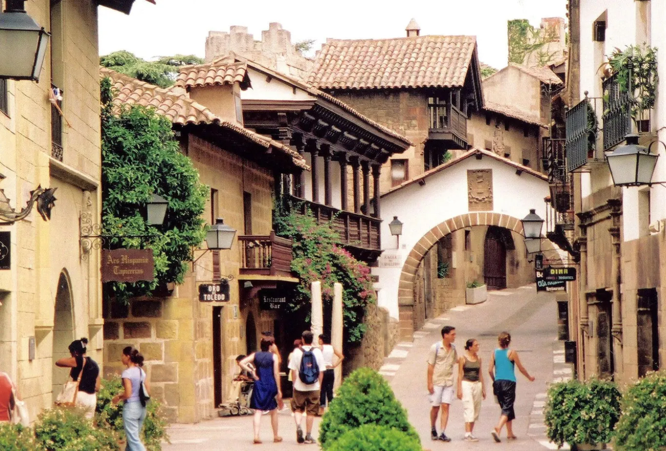 Nikomat EL Vintage 35mm SLR Film Camera w/ Nikkor-S f/2.8 35mm Lens