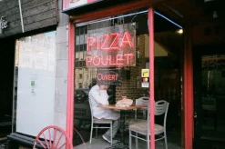 Nikon Lite Zoom 70w 35mm Film Camera Point and Shoot