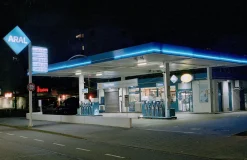 Olympus OM2 Vintage 35mm SLR Film Camera with f/1.8 50mm Prime Lens