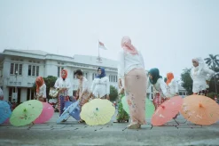 Olympus Trip 201 35mm Film Camera Point and Shoot