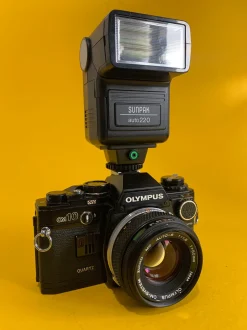 SUNPAK Auto 220 External Flash Unit for 35mm Film Camera